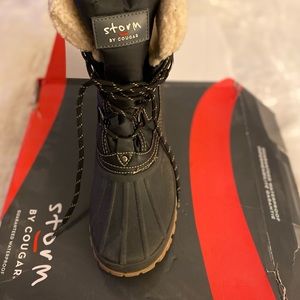 Black size 9.5 rain boots